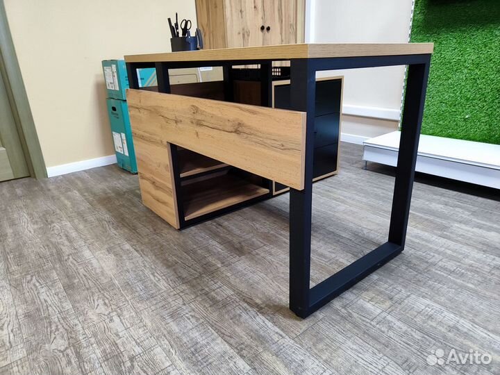 Стол офисный угловой лофт