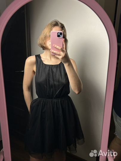 Чёрное женское платье