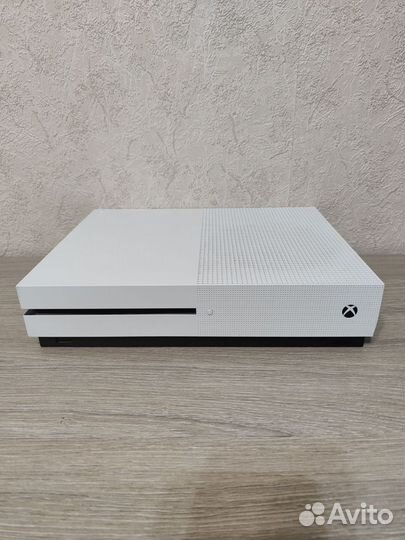 Игровая приставка xbox ONE S 500 gb