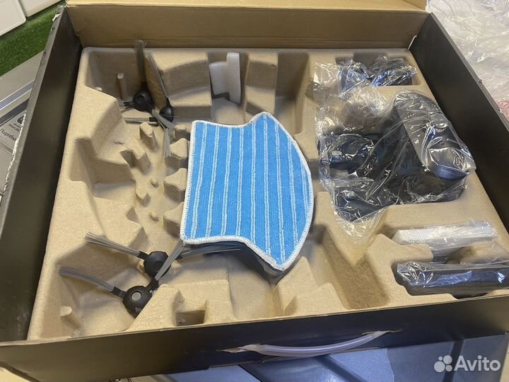 Робот-пылесос Redmond RV-R450