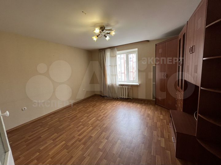 2-к. квартира, 53 м², 3/6 эт.