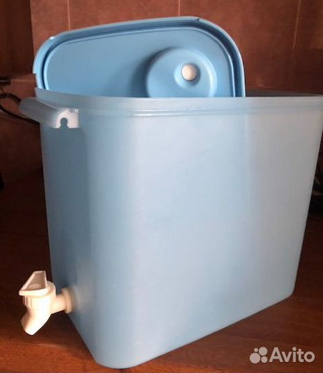 Контейнер от Tupperware