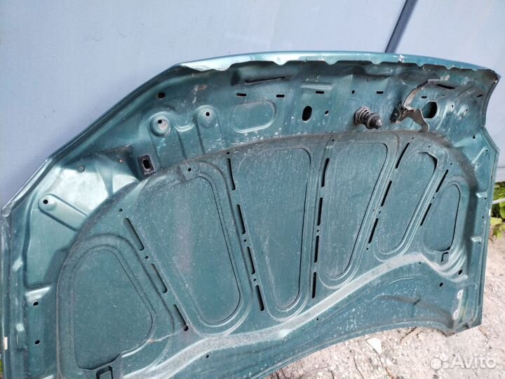 Капот на Корса с