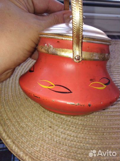 Подстаканники и сахарница