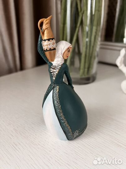 Сувенирная статуэтка-колокольчик