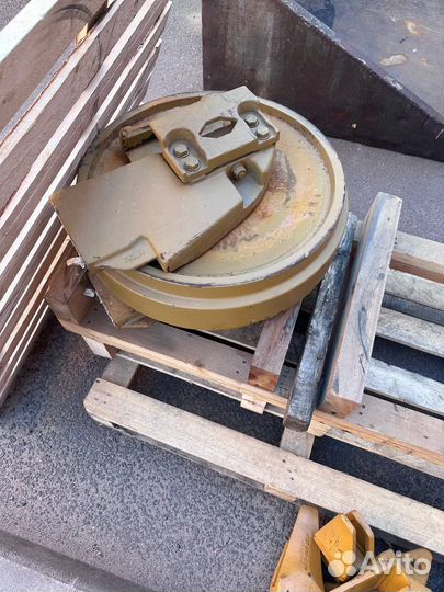 Ленивец komatsu d65