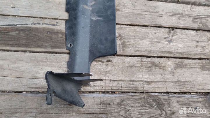 Воздухозаборник нижний Mitsubishi Outlander XL