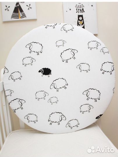 Матрас круглый, наматрасник и 3 простыни