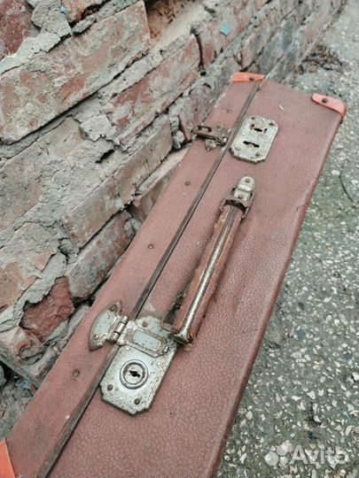 Чемодан ретро винтаж