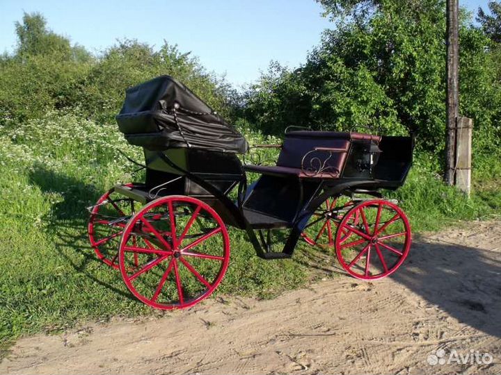 Карета-фаэтон Красное и черное модель для лошади
