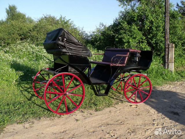Карета-фаэтон Красное и черное модель для лошади