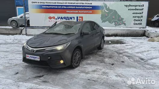 Плафон салонный Toyota Corolla E18 8126002620B0