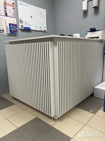 Стойка ресепшн