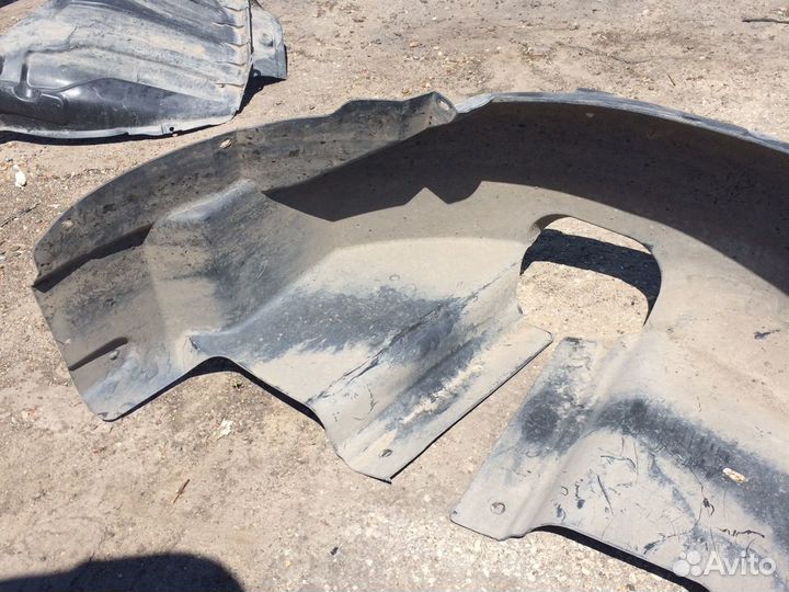 Подкрылок задний правый skoda rapid