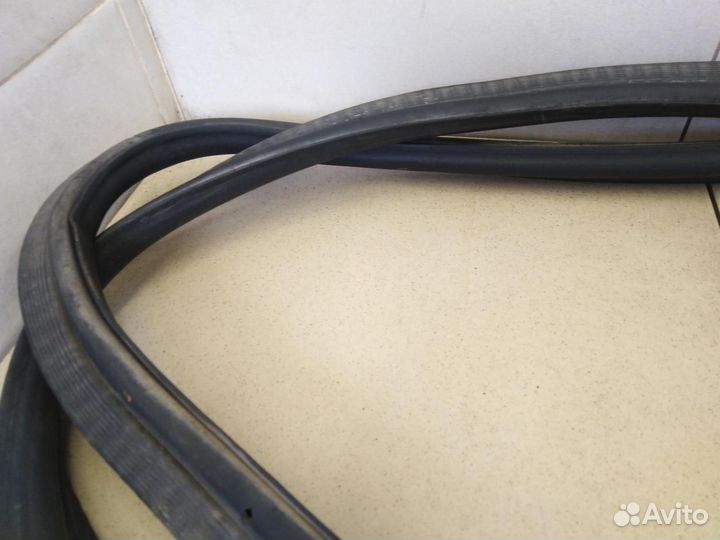 Уплотнитель багажника Logan 2005-2014