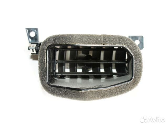 Дефлектор воздуховод в торпедо Nissan Juke