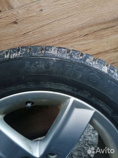 R16 Kumho WinterCraft Ice WI31 225/55, PCD 5x112 DIA 66.6