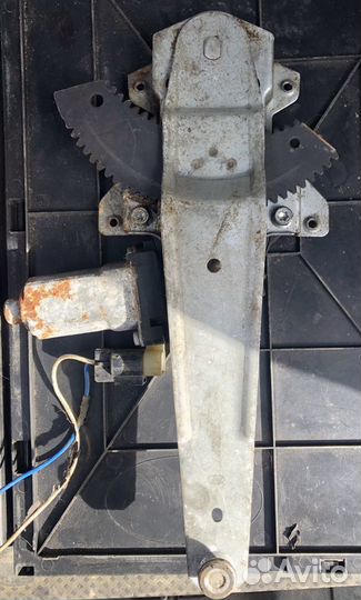 Стеклоподъемник Митсубиши Ланцер 10