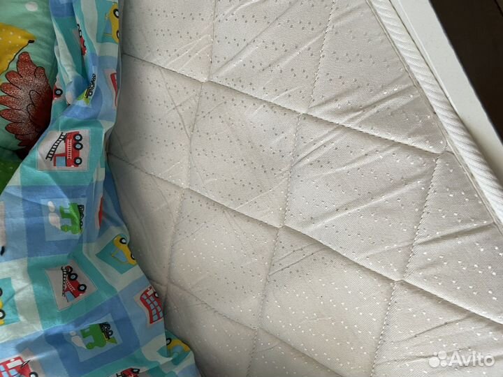 Кровать машина с колесами