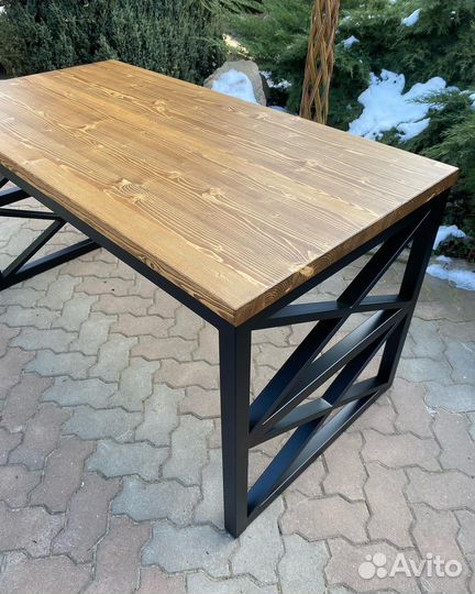 Рабочий стол лофт