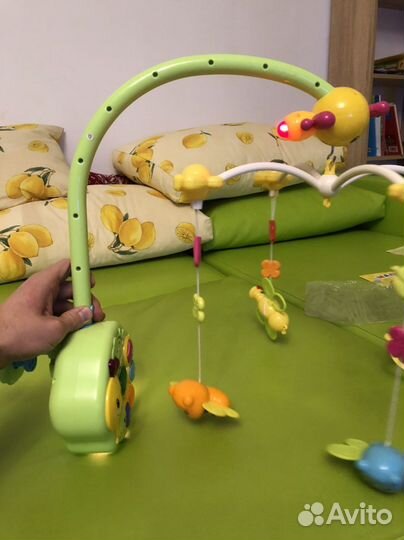 Музыкальный мобиль на кроватку