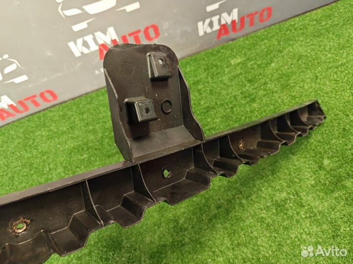 Кронштейн заднего бампера Ford Focus 2 хэтчбек 1.6