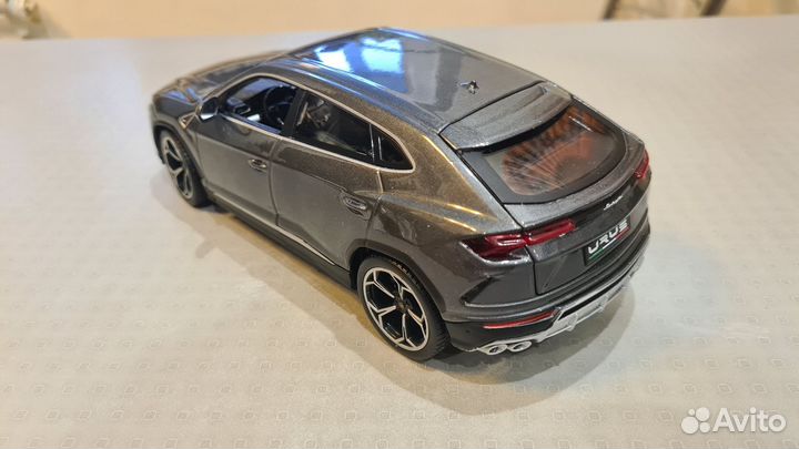 Коллекционная модель 1/18