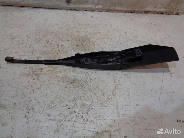 Поводок стеклоочистителя переднего Mercedes Benz