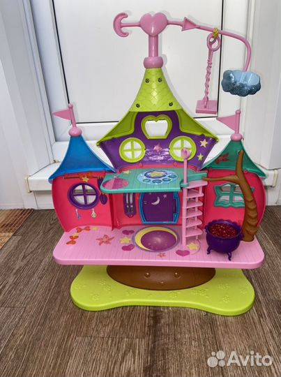 Волшебный домик с куколкой