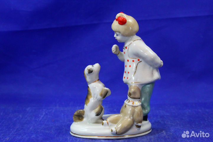 Статуэтка фарфор Девочка с собачкой и мишкой А ну