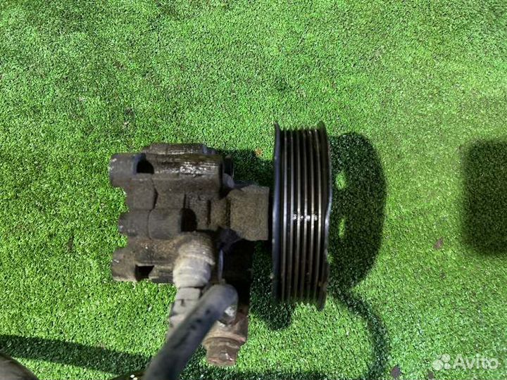 Насос гидроусилителя руля Toyota Avensis T250