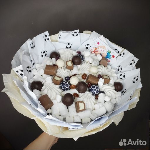 Сладкий букет из конфет