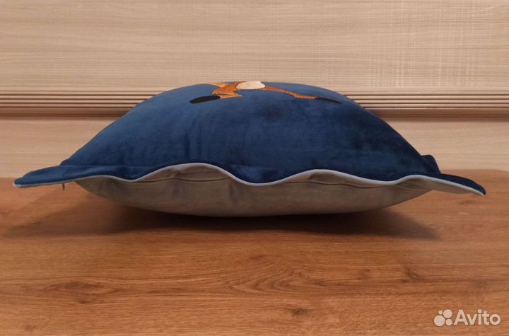 Тимон и Пумба. Декоративная подушка с вышивкой