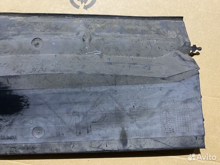 Воздуховод радиатора нижний BMW E60 Мтех