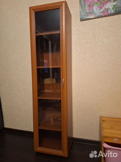 Растущая парта и стул + стеллаж для книг