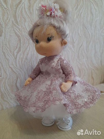 Текстильная кукла с нарядами