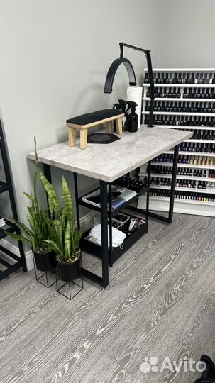 Стол маникюрный с пылесосом