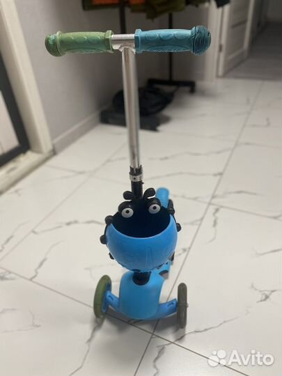 Самокат трехколесный