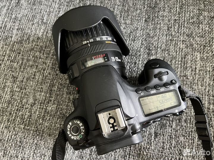 Зеркальный фотоаппарат Canon 60D