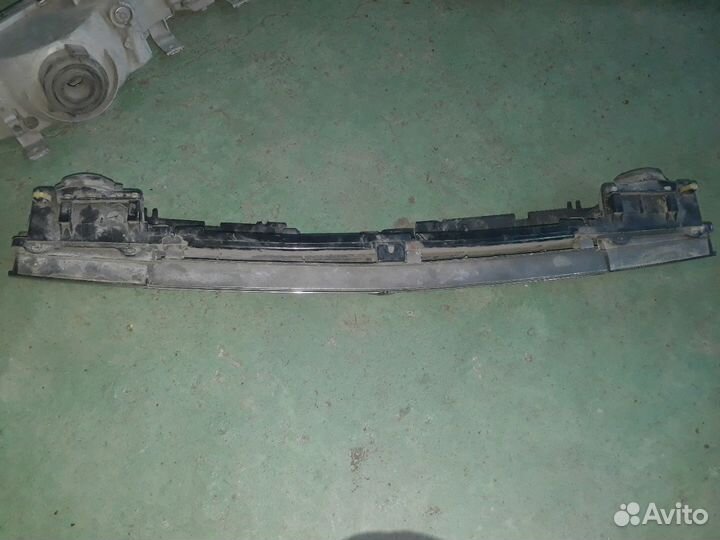 Решетка радиатора с противотуманками Toyota Vista