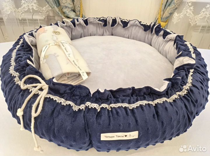 Лежанка для собак и кошек