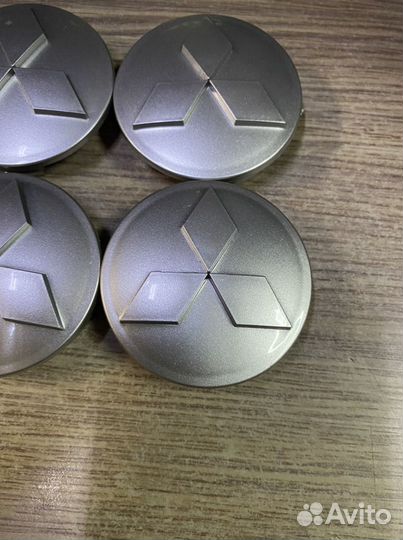 Колпачки / Заглушки для дисков Mitsubishi