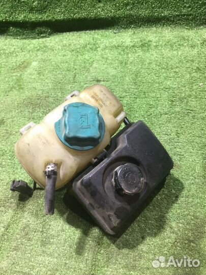 Бачок расширительный Volvo S60 S80 XC70 XC90