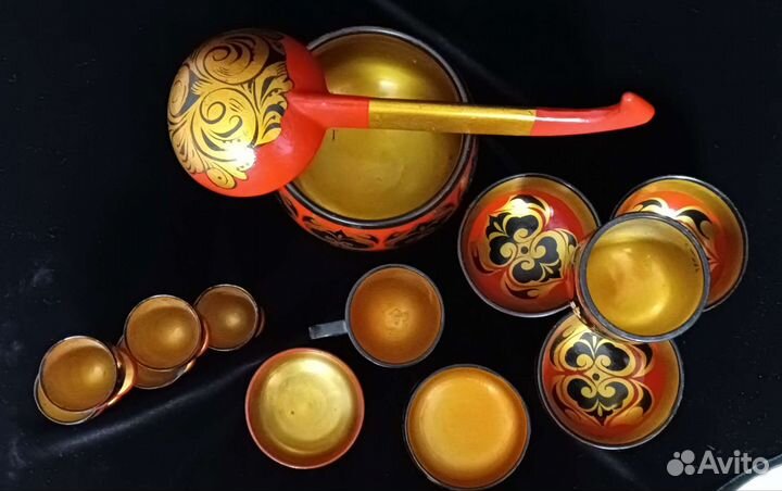 Набор посуды Хохлома и книга-альбом про Хохлому