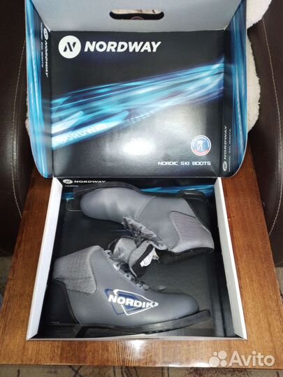 Лыжи беговые + клюшка + ботинки + лыжные палки