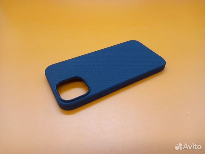 35570 Чехол Spigen для iPhone 14 Pro