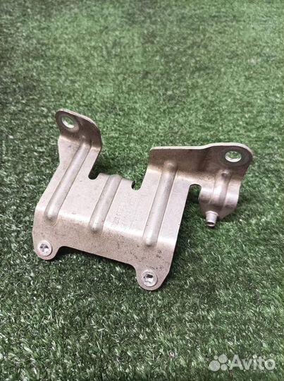 Кронштейн (сопут. товар) Audi Audi A8 4E 2002-2