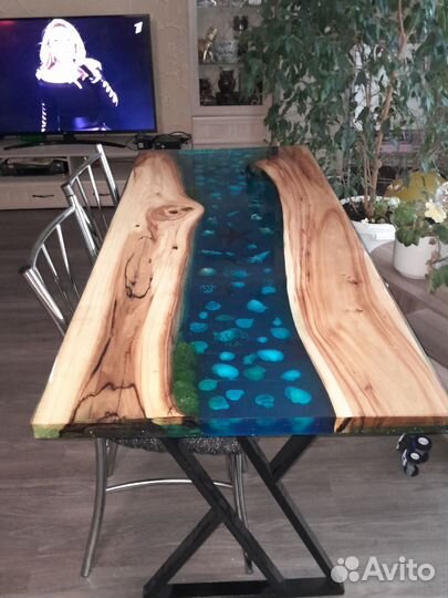 Кухонный стол