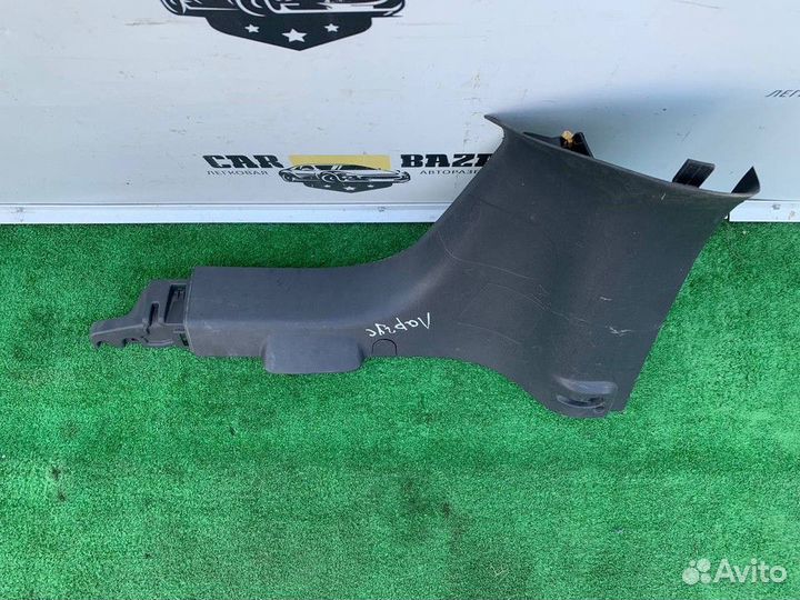 Обшивка багажника задняя правая R LADA Largus