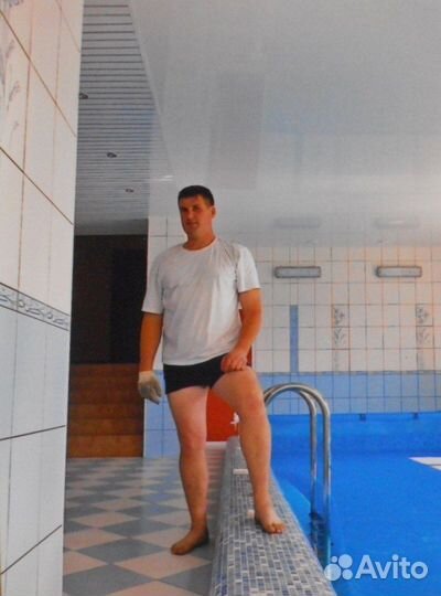Строитель бассейна